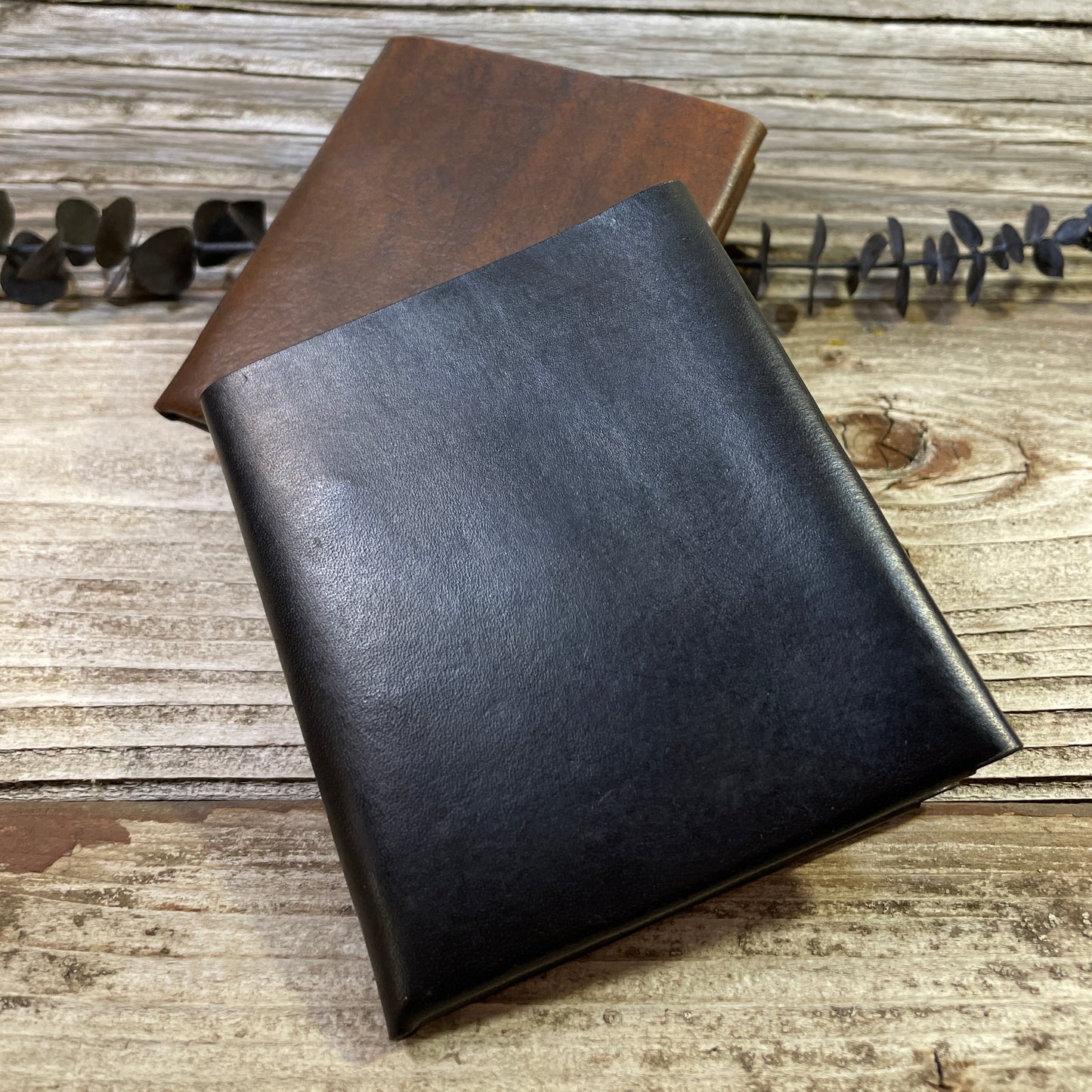 Simple Leather By-Fold Wallet